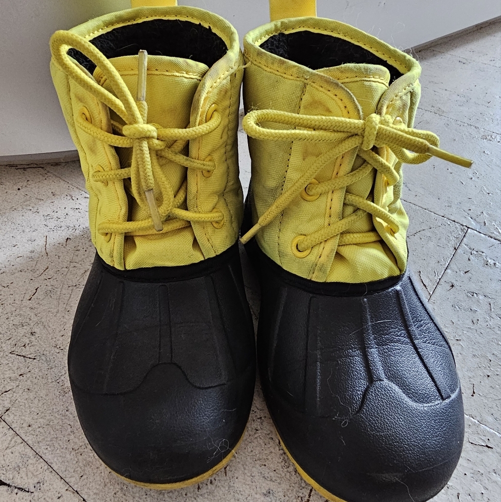 Winter Boots Size 19cm Yellow Fireman